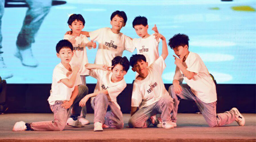 8岁男团出道4天解散:优秀的孩子,拼的是父母的格局 8岁男团出道4天解散:优秀的孩子,拼的是父母的格局