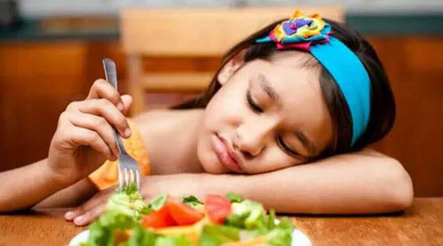 “孩子不吃饭，饿一顿就好了？”，答案让人心酸，父母别再做错了